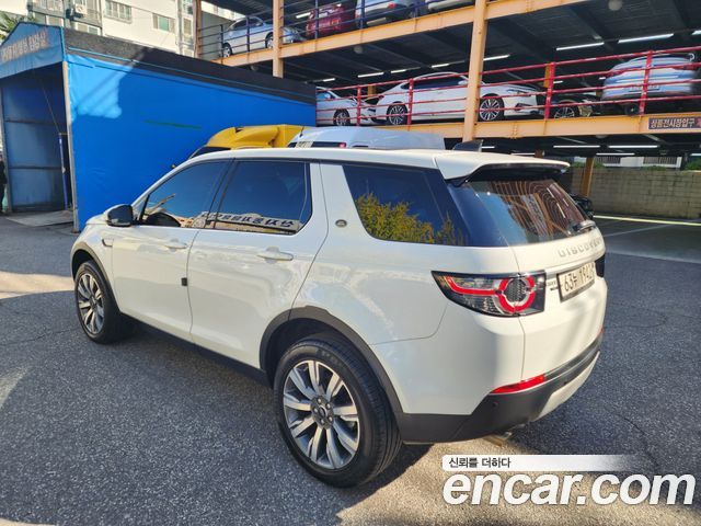 Land Rover Discovery Sport 2.0 TD4 HSE Luxury — пробег 99 000 км — фото 4 из 5