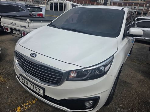 Kia Carnival 9-seater Luxury — пробег 206 000 км — фото 3 из 5