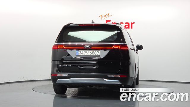 Kia Carnival из Кореи Encar