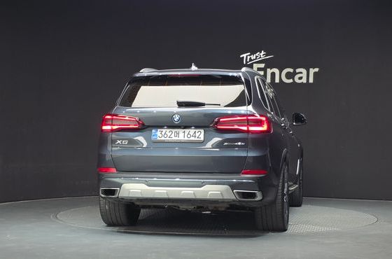BMW X5 xDrive 45e xLine — пробег 92 418 км — фото 4 из 5