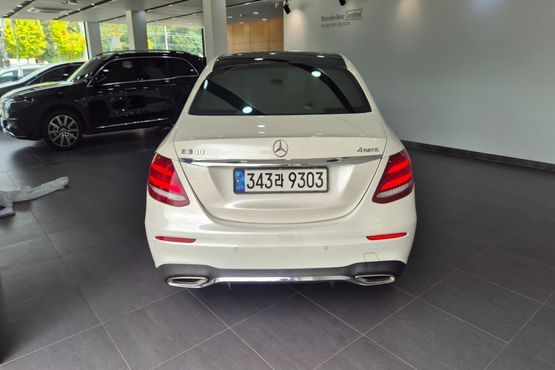 Mercedes-Benz E-Class E300 4MATIC AMG Line — пробег 77 690 км — фото 4 из 5