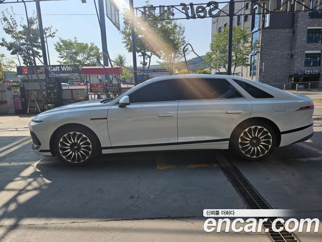 Hyundai Grandeur Caligraphy — пробег 2 279 км — фото 3 из 5