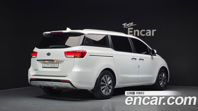 Kia Carnival 9-seater Luxury — пробег 82 150 км — фото 2 из 5