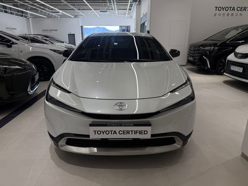 Toyota Prius 2.0 PHEV SE — пробег 3 555 км — фото 3 из 5