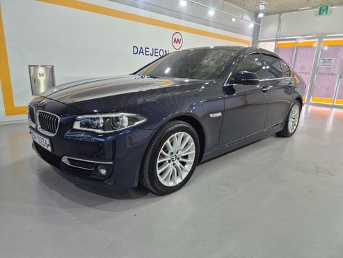 BMW 5-Series 528i Luxury Plus — пробег 60 389 км — фото 2 из 5