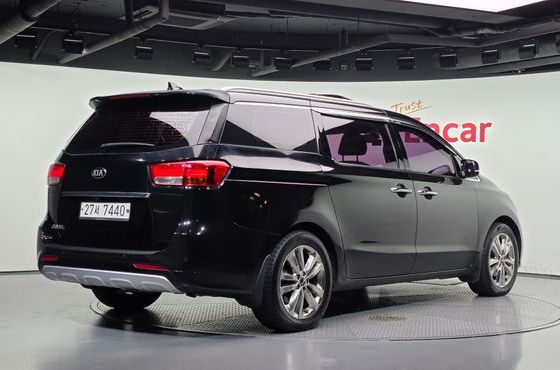 Kia Carnival 9-seater Noblesse — пробег 251 683 км — фото 2 из 5