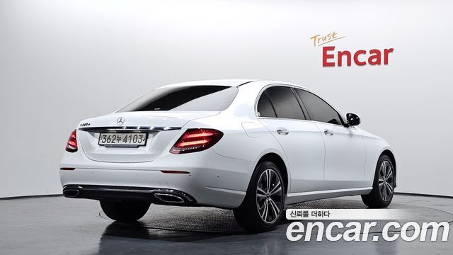 Mercedes-Benz E-Class E220d Avantgarde — пробег 75 521 км — фото 2 из 5