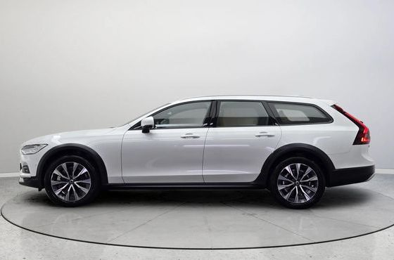 Volvo V90 B5 Ultra AWD — пробег 9 180 км — фото 3 из 5