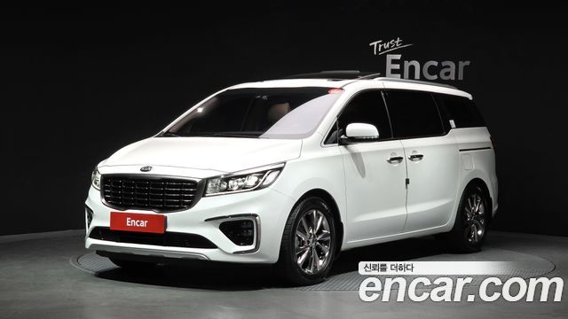 Kia Carnival Gasoline 9-Seater Prestige — пробег 71 212 км — фото 1 из 5