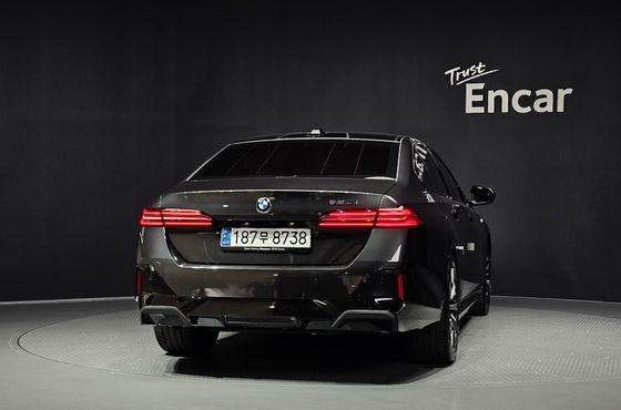 BMW 5-Series 520i M Sport — пробег 24 710 км — фото 4 из 5