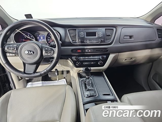 Kia Carnival 11-seater Deluxe — пробег 146 000 км — фото 5 из 5
