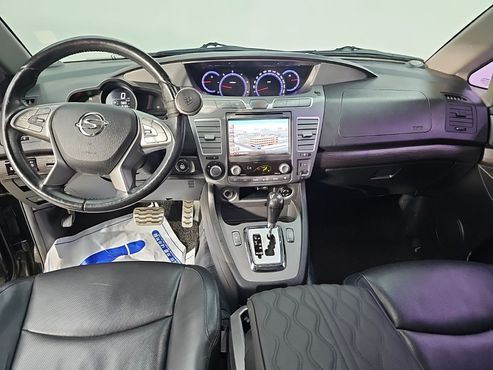 Ssangyong KORANDO 4WD TX 9-seater — пробег 116 000 км — фото 5 из 5