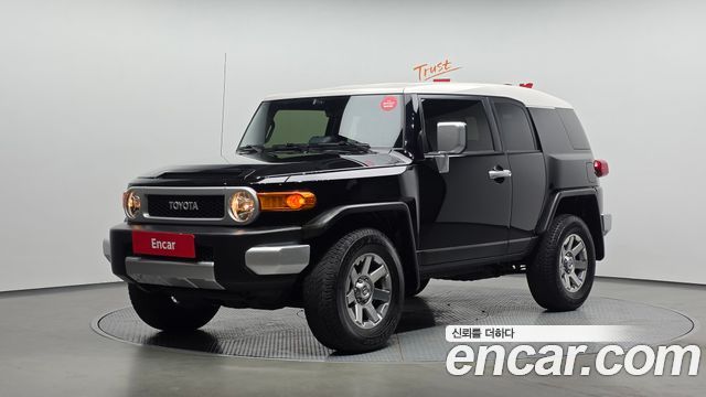 Toyota FJ Cruiser 4WD V6 — пробег 142 578 км — фото 1 из 5