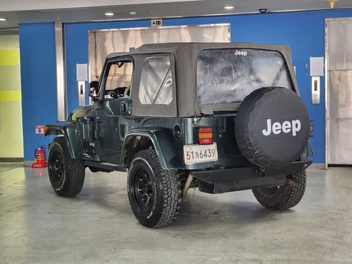 Jeep Wrangler 4.0 — пробег 85 000 км — фото 2 из 5