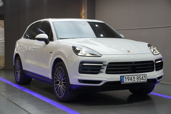 Porsche Cayenne 3.0 E-Hybrid — пробег 17 063 км — фото 1 из 5