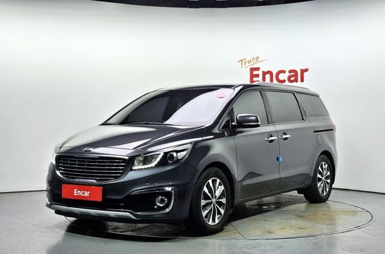 Kia Carnival 9-seater Luxury — пробег 126 120 км — фото 1 из 5