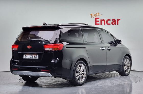 Kia Carnival 9-seater Noblesse — пробег 182 273 км — фото 2 из 5