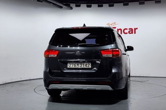Kia Carnival Gasoline 9-seater Noblesse — пробег 180 952 км — фото 4 из 5