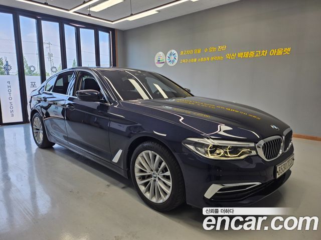 BMW 5-Series 530i Luxury Plus — пробег 57 896 км — фото 1 из 5