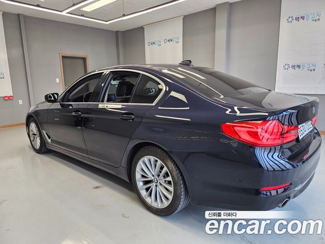 BMW 5-Series 530i Luxury Plus — пробег 57 896 км — фото 2 из 5