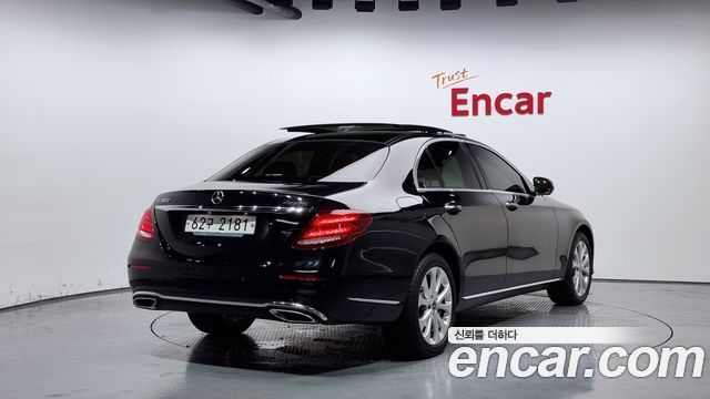 Mercedes-Benz E-Class E300 4MATIC Exclusive — пробег 90 857 км — фото 2 из 5
