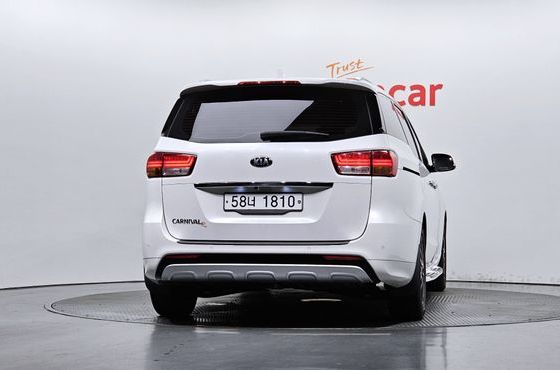 Kia Carnival 9-seater Noblesse — пробег 67 500 км — фото 4 из 5