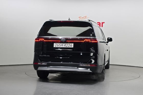 Kia Carnival Gasoline 9-Seater Noblesse — пробег 33 498 км — фото 4 из 5