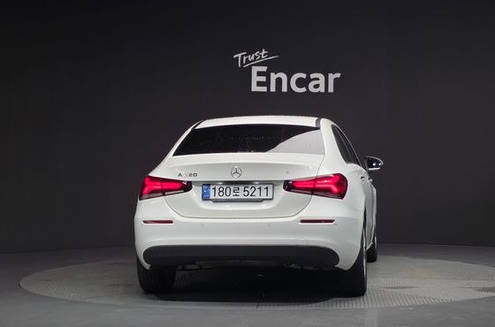 Mercedes-Benz A-Class A220 Sedan — пробег 37 831 км — фото 4 из 5