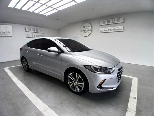 Hyundai AVANTE 1.6 e-VGT SMART — пробег 169 000 км — фото 3 из 5