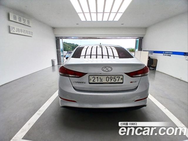 Hyundai AVANTE 1.6 e-VGT SMART — пробег 169 000 км — фото 5 из 5