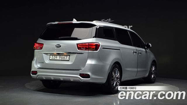 Kia Carnival из Кореи Encar