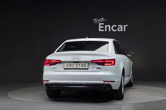 Audi A4 45 TFSI Quattro Premium — пробег 116 504 км — фото 4 из 5