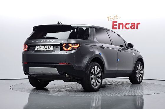 Land Rover Discovery Sport 2.0 TD4 HSE Luxury — пробег 112 201 км — фото 2 из 5
