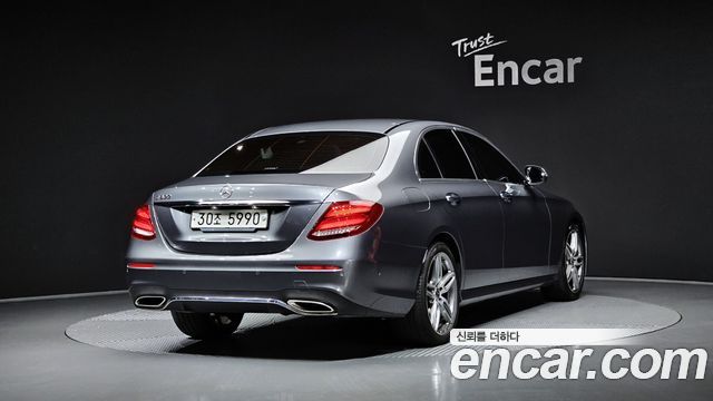 Mercedes-Benz E-Class E300 AMG Line — пробег 68 975 км — фото 2 из 5