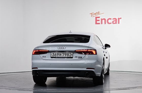 Audi A5 45 TFSI Quattro Premium Sportback — пробег 42 690 км — фото 4 из 5