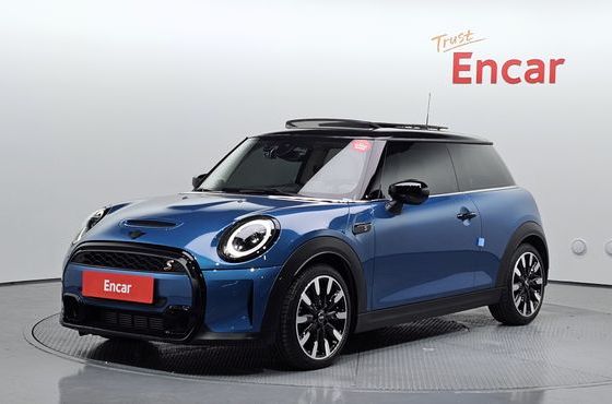Mini Cooper Classic Third Generation — пробег 10 495 км — фото 1 из 5