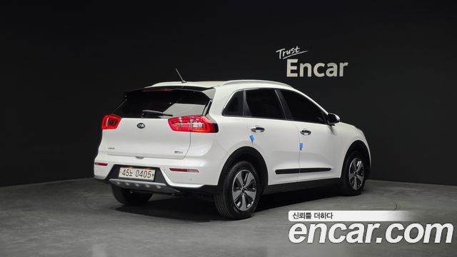 Kia Niro Prestige — пробег 171 342 км — фото 2 из 5