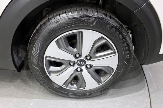 Kia Niro Prestige — пробег 171 342 км — фото 5 из 5