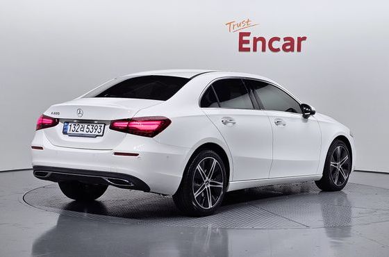 Mercedes-Benz A-Class A220 Sedan — пробег 18 698 км — фото 2 из 5