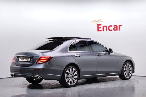 Mercedes-Benz E-Class E450 4MATIC Exclusive — пробег 102 810 км — фото 2 из 5