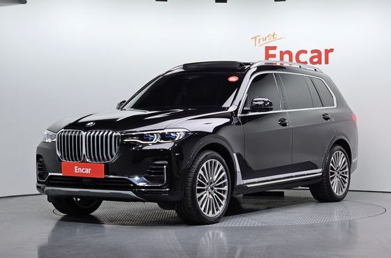 BMW X7 xDrive 40i Design Pure Excellence 7-Seater — пробег 71 598 км — фото 1 из 5