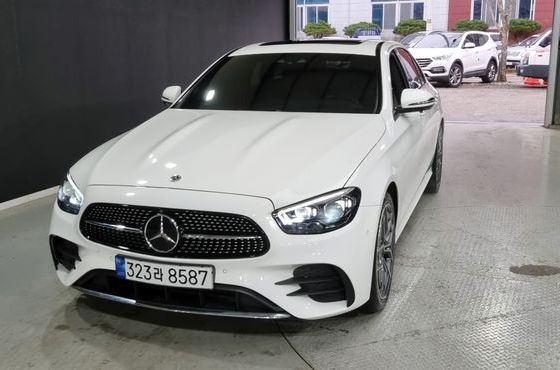 Mercedes-Benz E-Class E220d 4MATIC AMG Line — пробег 48 000 км — фото 2 из 5