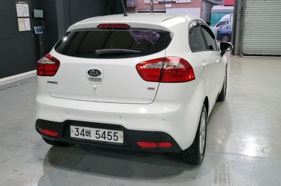 Kia pride 1.6 GDI Hatchback Luxury — пробег 84 215 км — фото 2 из 5