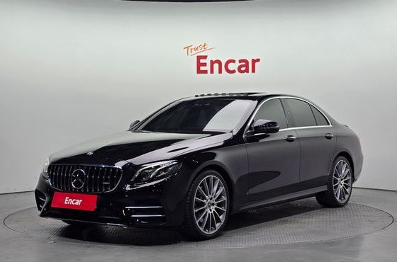 Mercedes-Benz E-Class E300 4MATIC AMG Line — пробег 75 539 км — фото 1 из 5
