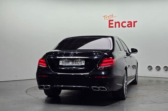 Mercedes-Benz E-Class E300 4MATIC AMG Line — пробег 75 539 км — фото 4 из 5