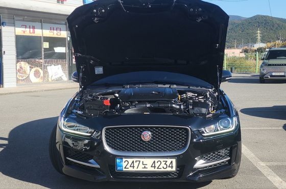 Jaguar XE 20d R-Sport — пробег 99 400 км — фото 5 из 5