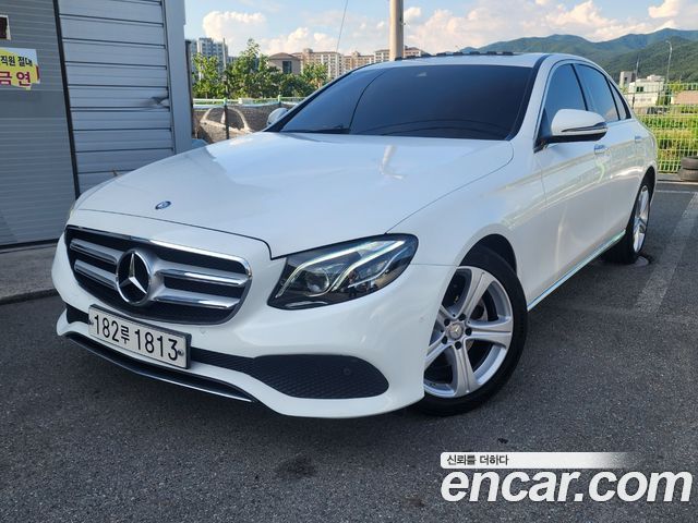 Mercedes-Benz E-Class E220 Bluetec Avantgarde — пробег 119 400 км — фото 1 из 5