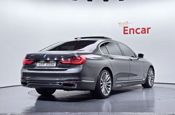 BMW 7-Series 750Li xDrive — пробег 90 329 км — фото 2 из 5