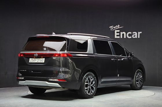 Kia Carnival 9-Seater Prestige — пробег 75 175 км — фото 2 из 5