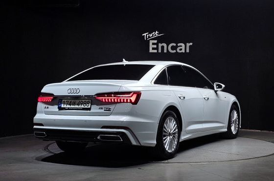 Audi A6 45 TFSI Quattro Premium — пробег 24 708 км — фото 2 из 5